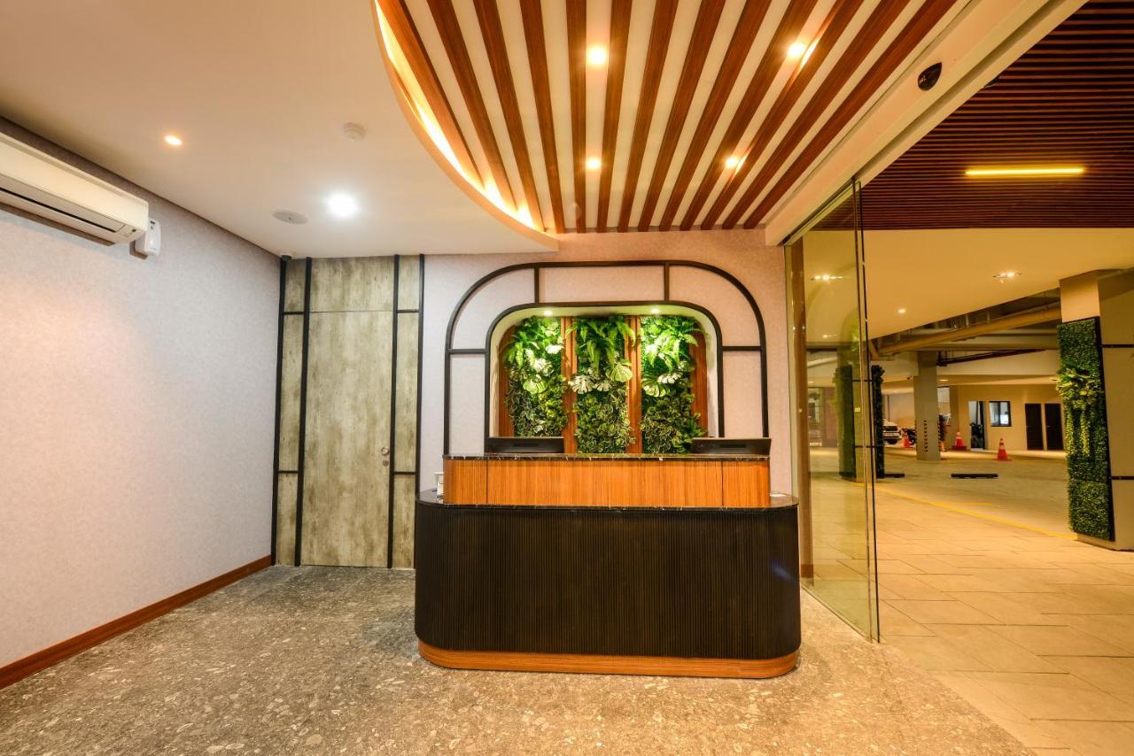 Nata Azana Hotel Solo Luaran gambar