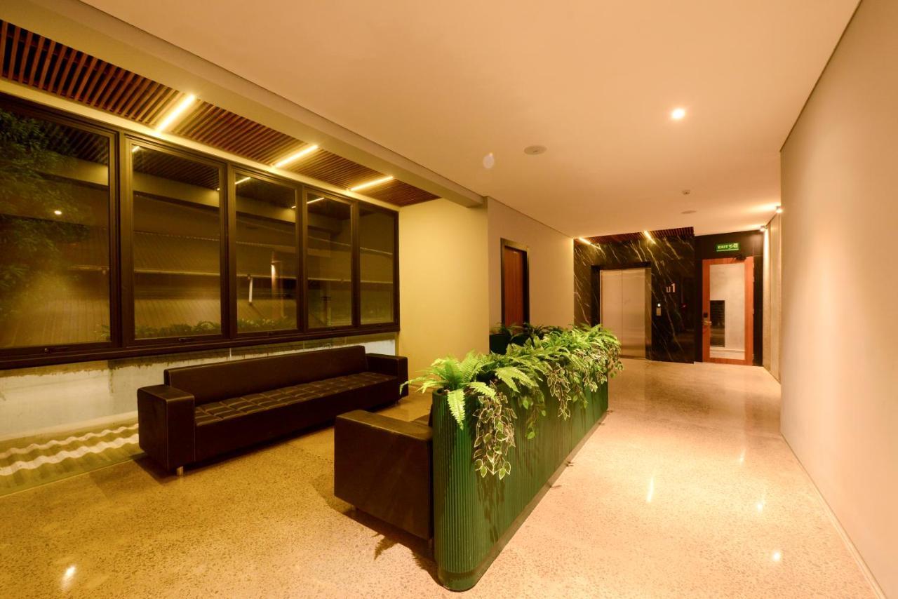 Nata Azana Hotel Solo Luaran gambar