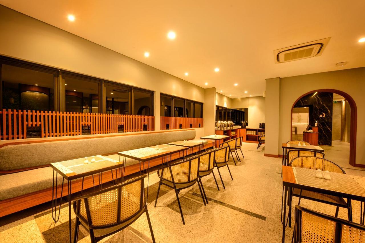 Nata Azana Hotel Solo Luaran gambar