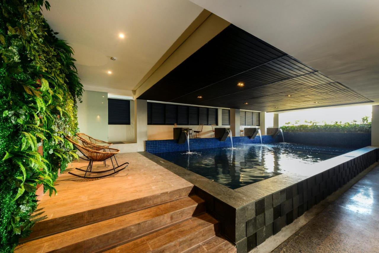 Nata Azana Hotel Solo Luaran gambar