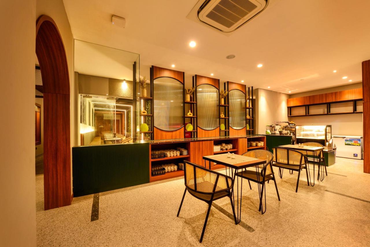 Nata Azana Hotel Solo Luaran gambar