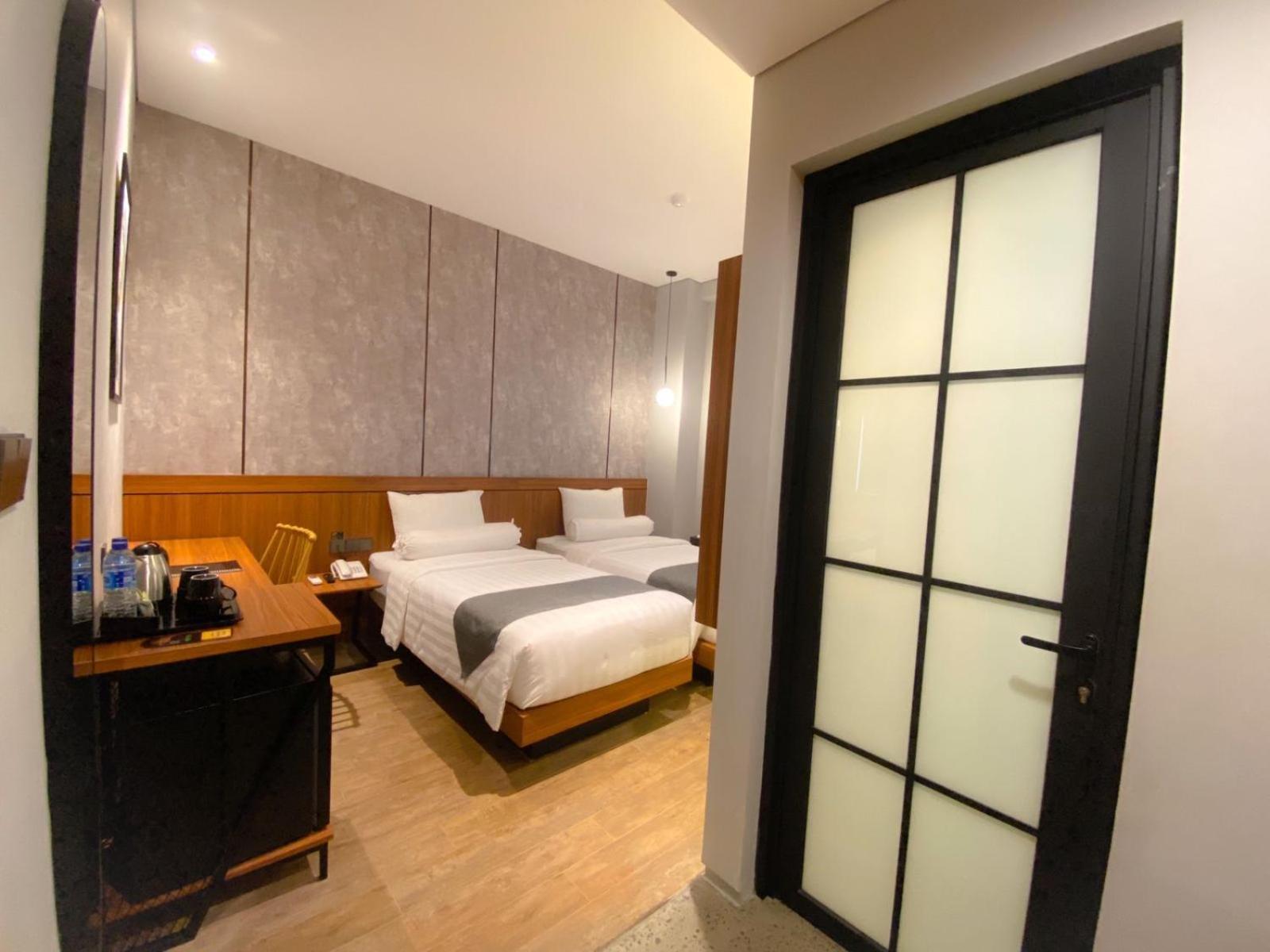 Nata Azana Hotel Solo Luaran gambar