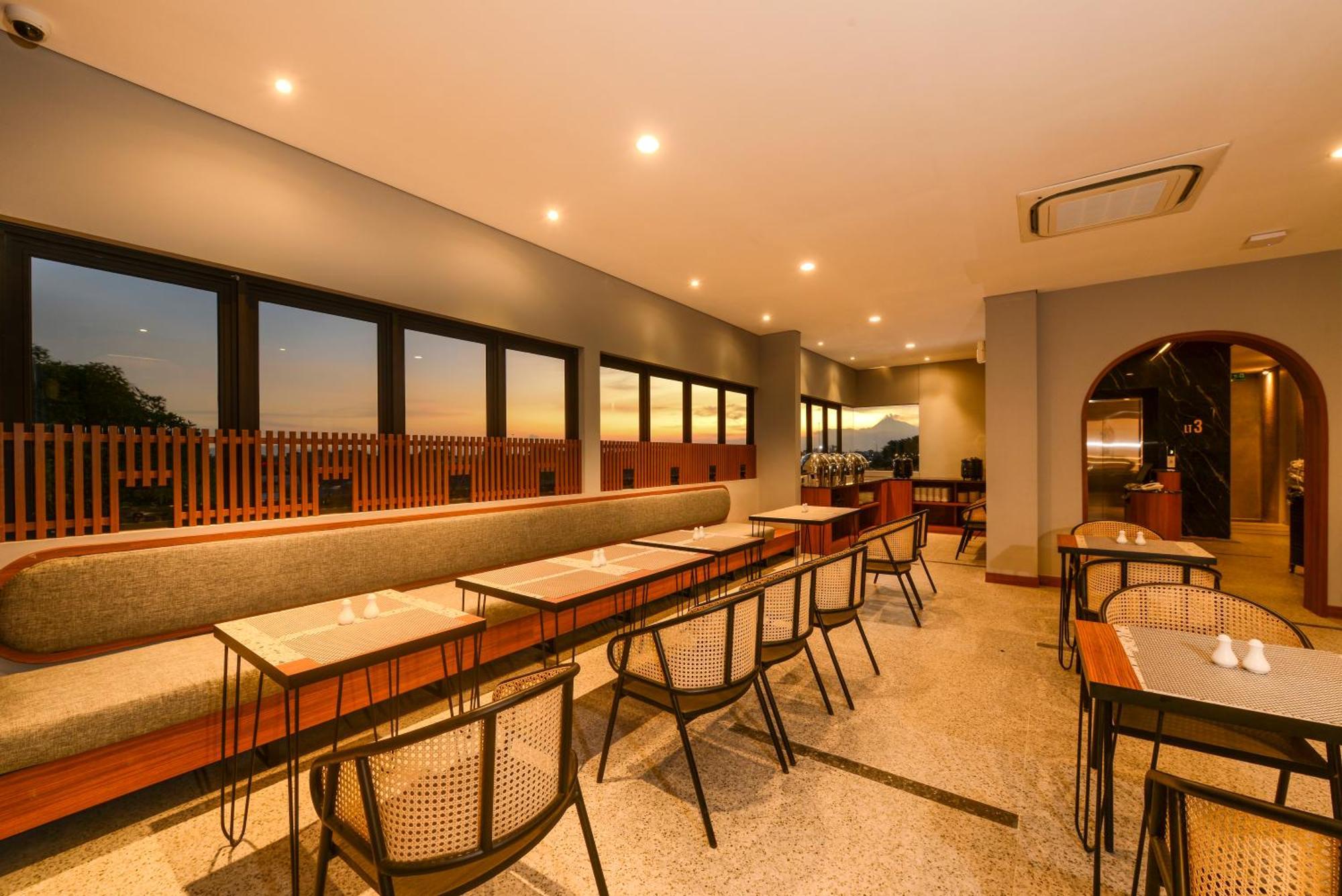 Nata Azana Hotel Solo Luaran gambar